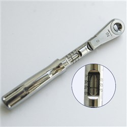 Universal manual torque wrench