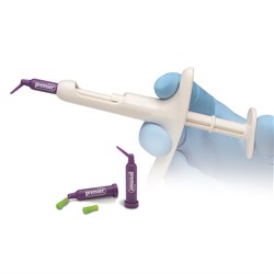 Traxodent_Unit_Dose_Caps-Hand